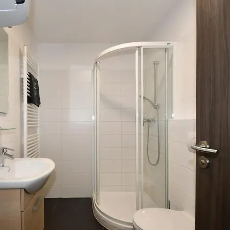 Efi Palace מלון 3*