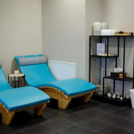 Efi Palace Szálloda 3*