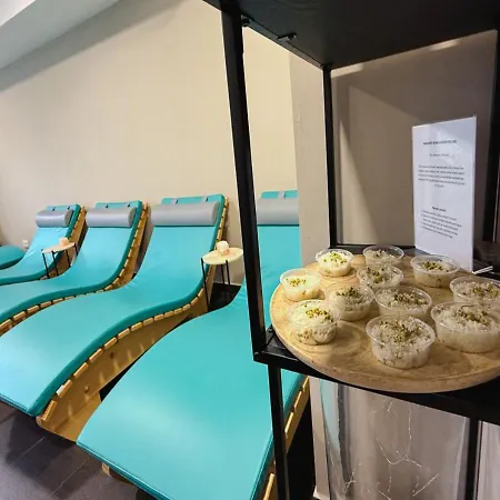 Efi Palace Szálloda 3*