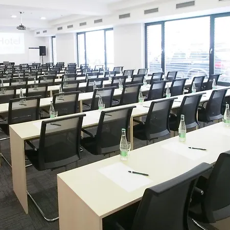 Efi Palace Szálloda 3*